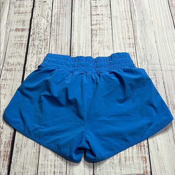 Athleta Girl Run Free 2.5" Short - Picture 4 of 5